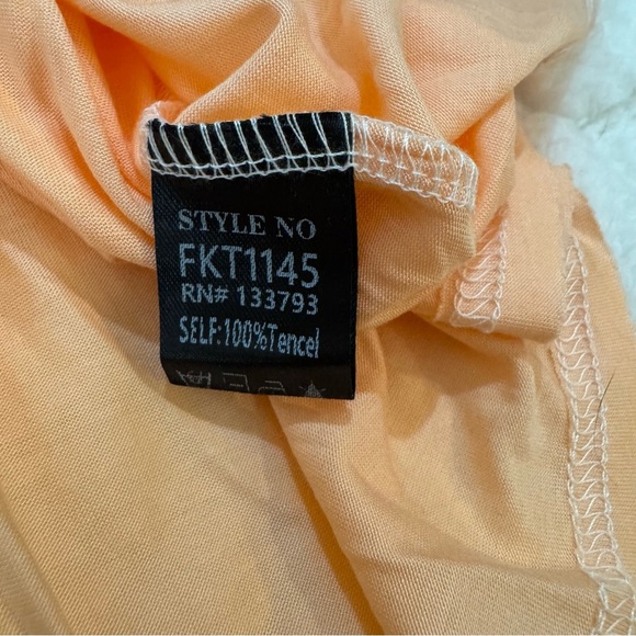 POL Cream and Peach Oversized Patch Star Raglan Long Sleeve Top, Medium NWOT - Picture 5 of 5